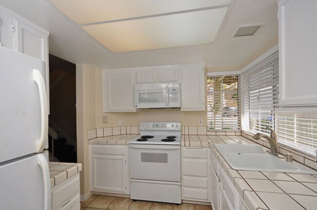 2955 Brandon Cir Carlsbad, CA 92010 photo 5