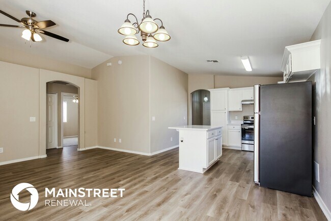 8815 W Manzanita Dr Peoria, AZ 85345 photo 3