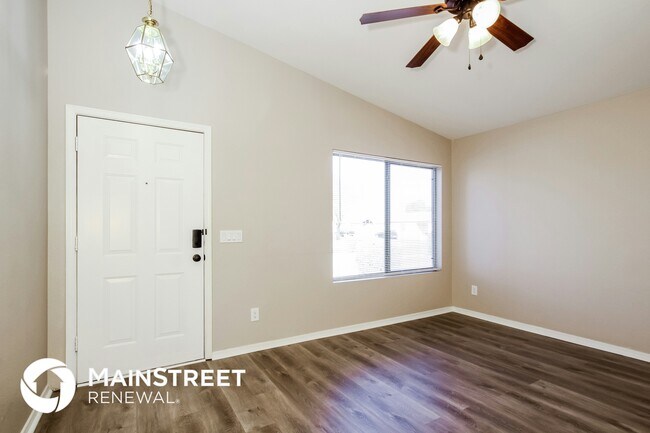 8815 W Manzanita Dr Peoria, AZ 85345 photo 2