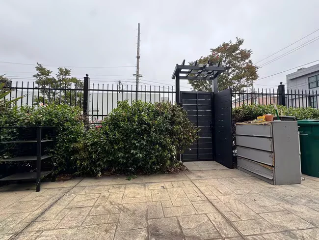731 Willow St Oakland, CA 94607 photo 5