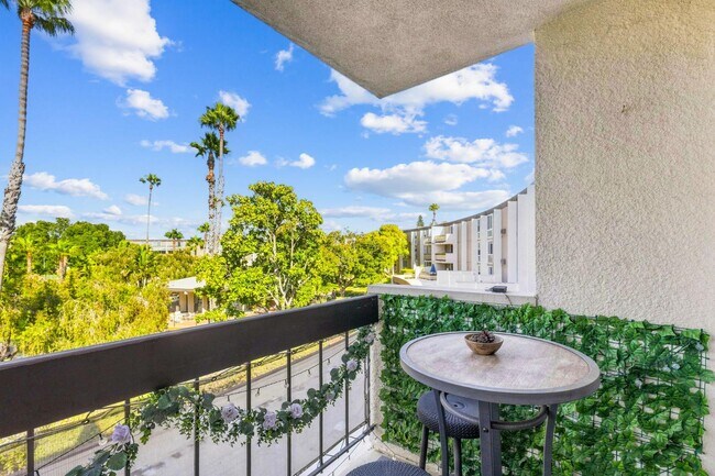 3050 Rue D’Orleans San Diego, CA 92110 photo 5