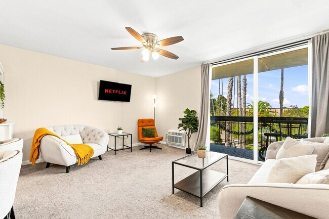 3050 Rue D’Orleans San Diego, CA 92110 photo 2