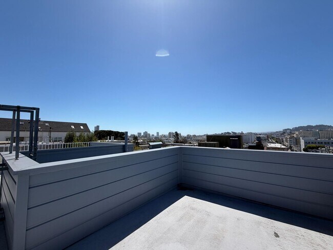 2050 Divisadero St San Francisco, CA 94115 photo 4