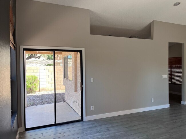 906 W Barbados Dr Gilbert, AZ 85233 photo 4