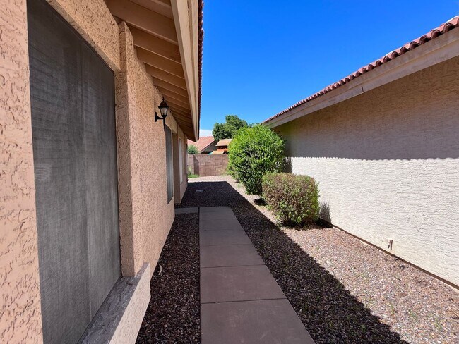 906 W Barbados Dr Gilbert, AZ 85233 photo 5