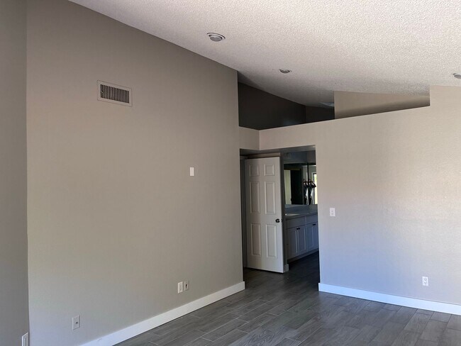 906 W Barbados Dr Gilbert, AZ 85233 photo 2