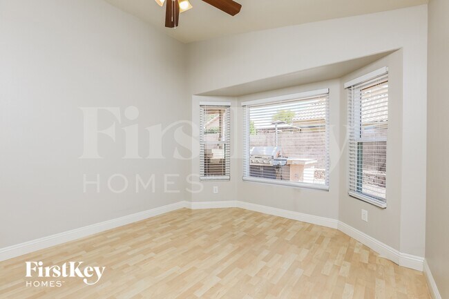 4116 E Tanglewood Dr Phoenix, AZ 85048 photo 5