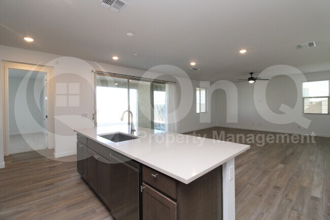 17984 W Vogel Ave Goodyear, AZ 85338 photo 4