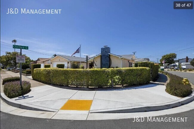 4398 Clayford St San Diego, CA 92117 photo 2