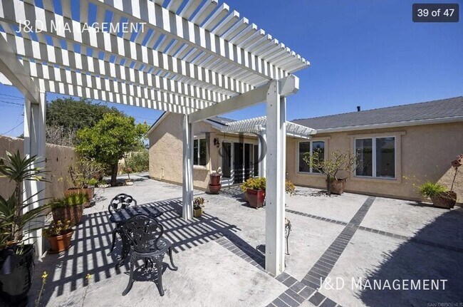 4398 Clayford St San Diego, CA 92117 photo 5
