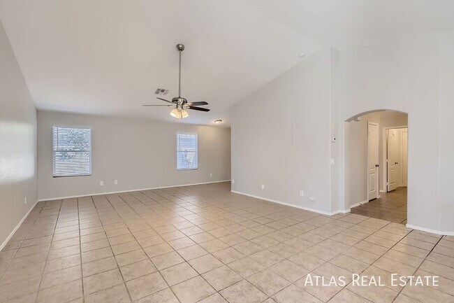 13917 W Country Gables Dr Surprise, AZ 85379 photo 5