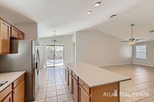 13917 W Country Gables Dr Surprise, AZ 85379 photo 4