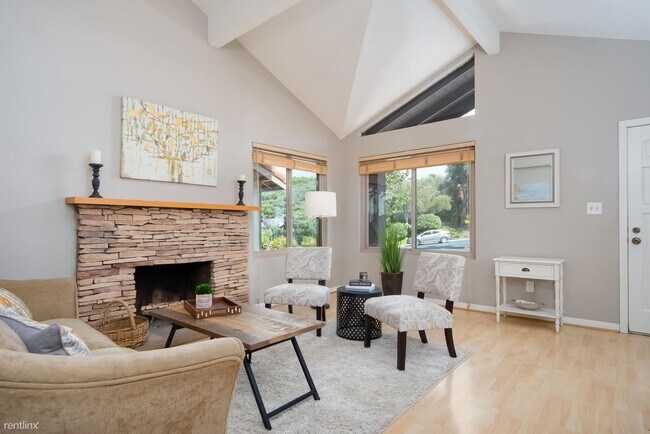 350 Shawn Elise Way Encinitas, CA 92024 photo 3