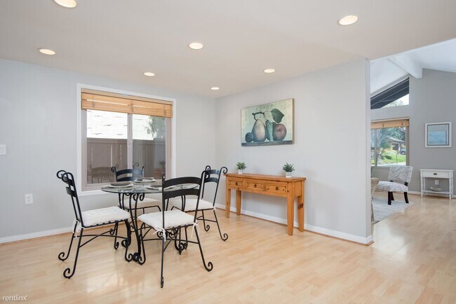 350 Shawn Elise Way Encinitas, CA 92024 photo 5