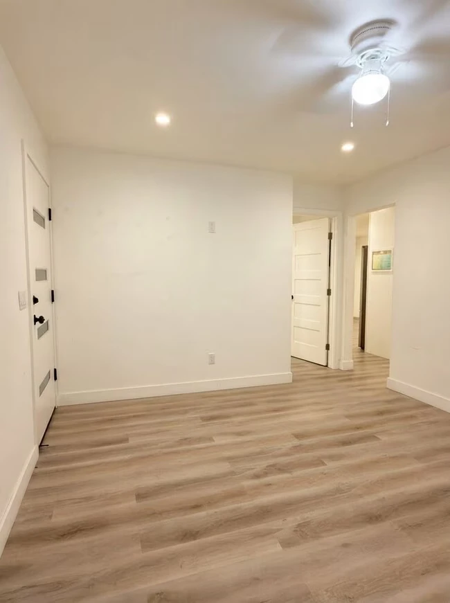 6512 Osler St San Diego, CA 92111 photo 4