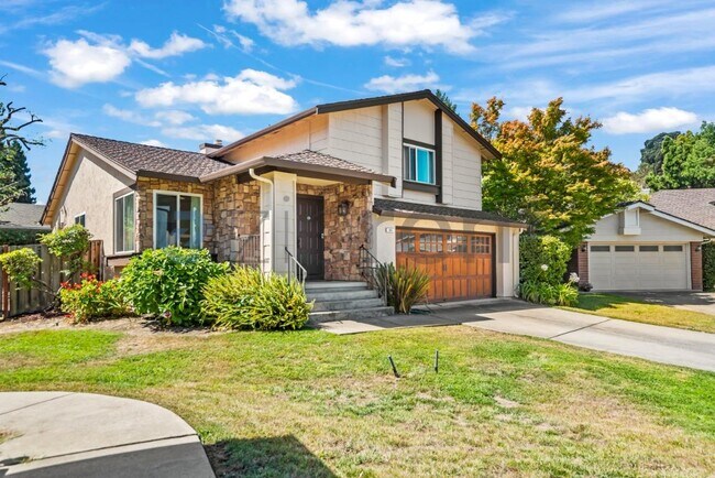 44 Bridlepath Ct photo 3