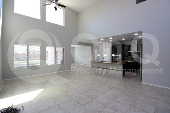 1611 W Tombstone Trail Phoenix, AZ 85085 photo 3