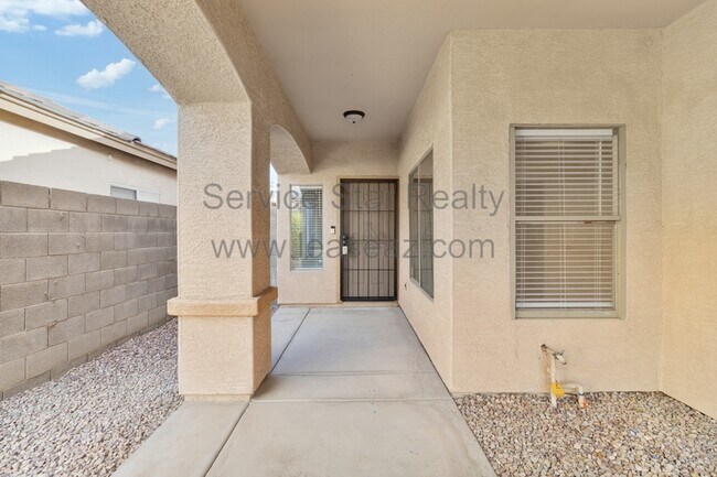 3043 E Kings Ave Phoenix, AZ 85032 photo 3