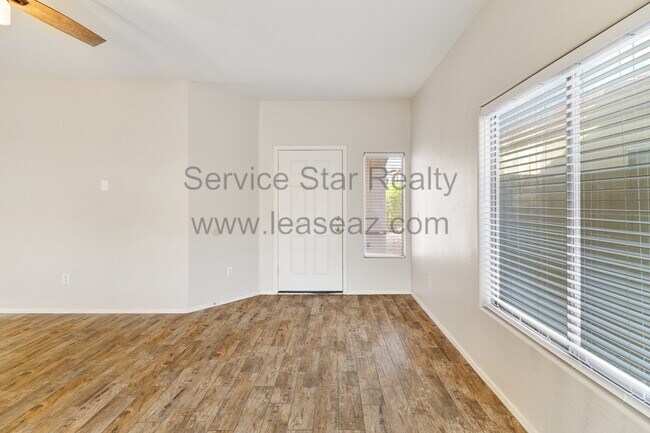 3043 E Kings Ave Phoenix, AZ 85032 photo 4