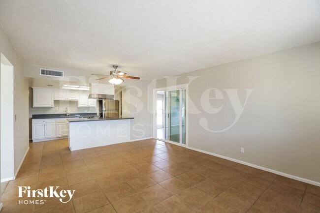 402 E Dunbar Dr Tempe, AZ 85282 photo 3