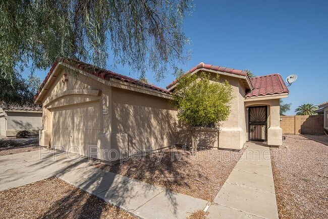 13628 W Fargo Dr Surprise, AZ 85374 photo 2