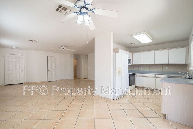 13628 W Fargo Dr Surprise, AZ 85374 photo 3