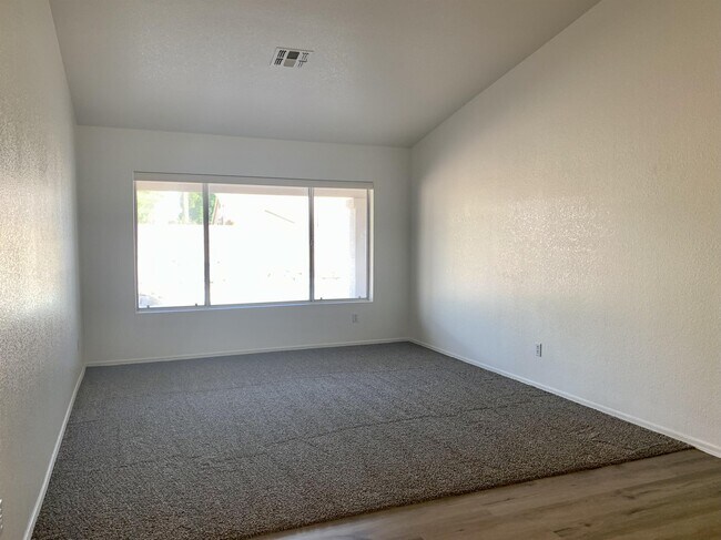 20633 N 63rd Dr Glendale, AZ 85308 photo 3