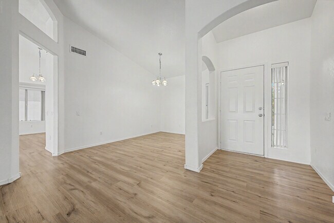 20633 N 63rd Dr Glendale, AZ 85308 photo 2