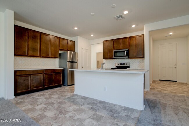 12340 W Kaler Dr Glendale, AZ 85307 photo 2