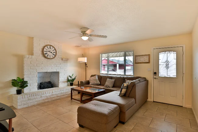 2615 W Corrine Dr Phoenix, AZ 85029 photo 2