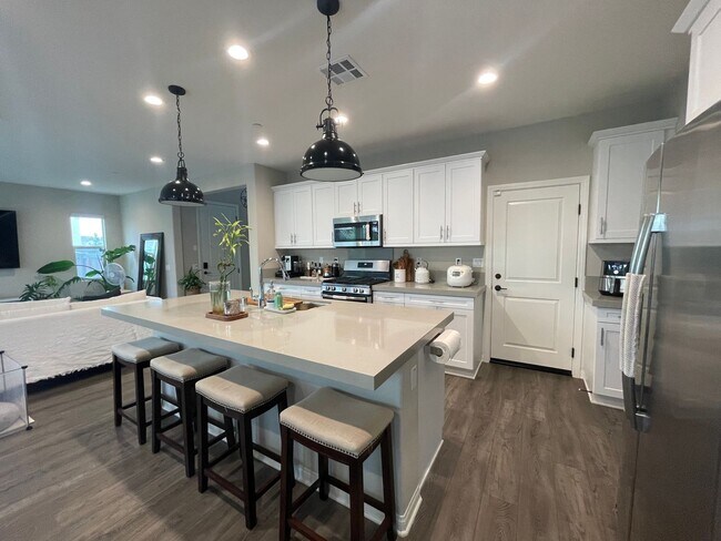 869 Camino Cantera Chula Vista, CA 91913 photo 5