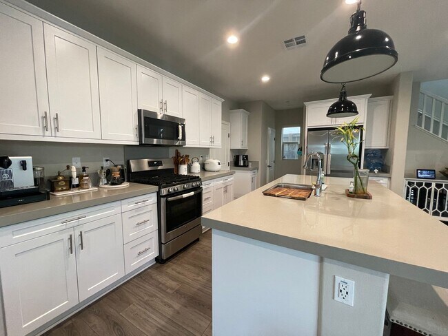 869 Camino Cantera Chula Vista, CA 91913 photo 4