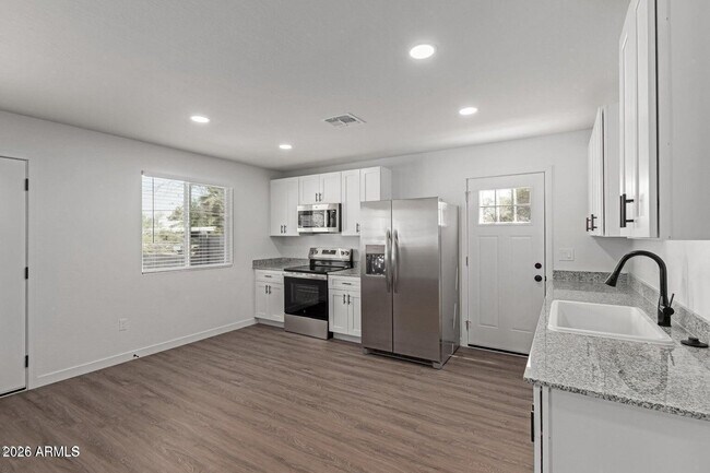 661 S 96th Pl Mesa, AZ 85208 photo 4