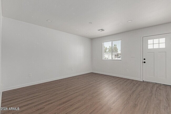 661 S 96th Pl Mesa, AZ 85208 photo 2