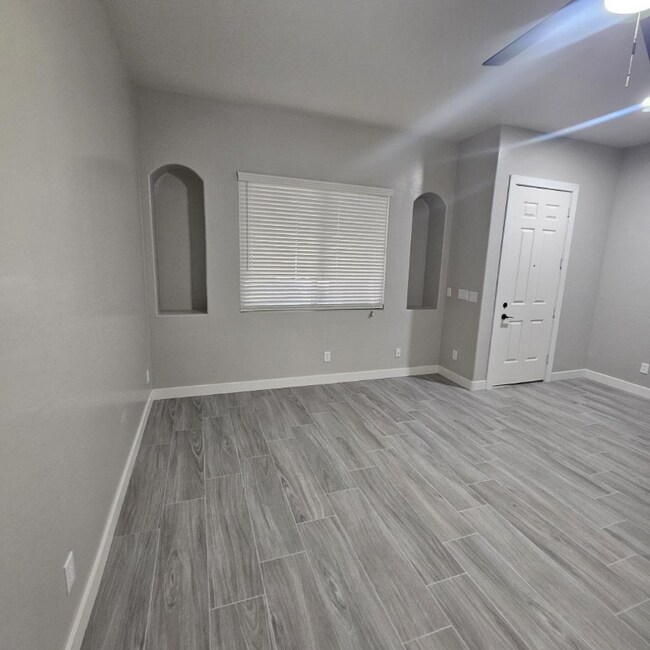 6606 S 50th Ave Phoenix, AZ 85339
