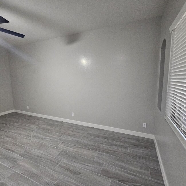6606 S 50th Ave Phoenix, AZ 85339 photo 5