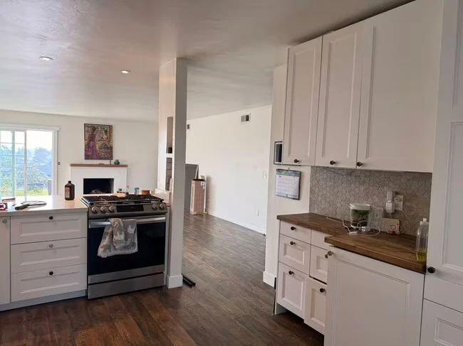 6985 Ramfos Ln San Diego, CA 92139 photo 3