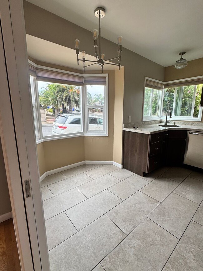 1558-1564 Ebers St San Diego, CA 92107 photo 2