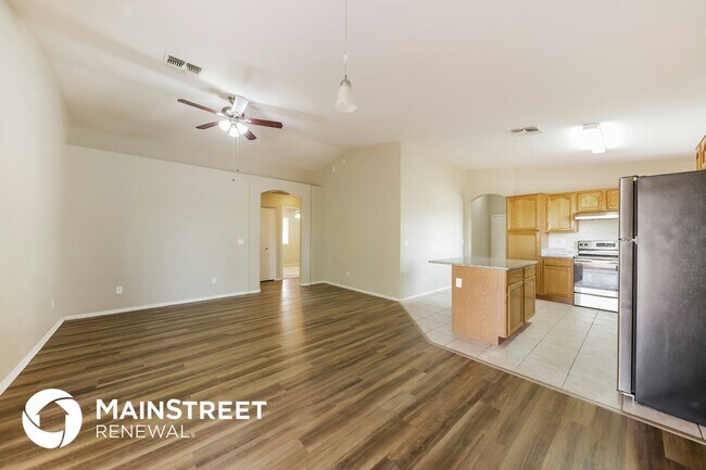 8856 W Griswold Rd Peoria, AZ 85345 photo 4