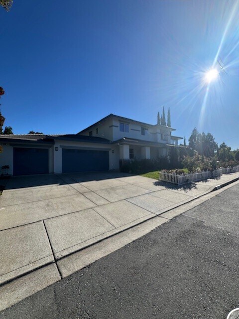179 Pioneer Ave photo 5