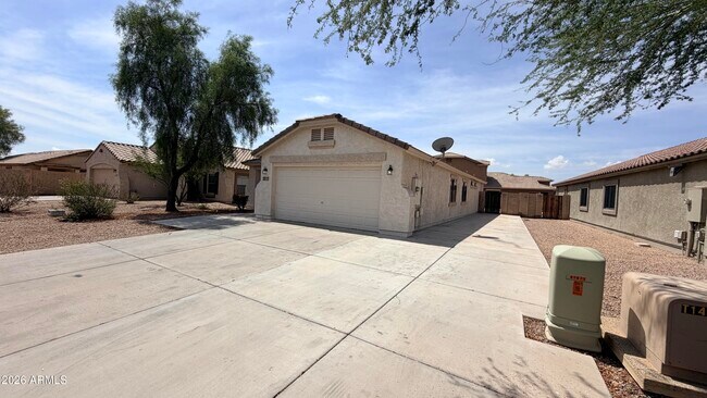 43845 W Arizona Ave photo 4