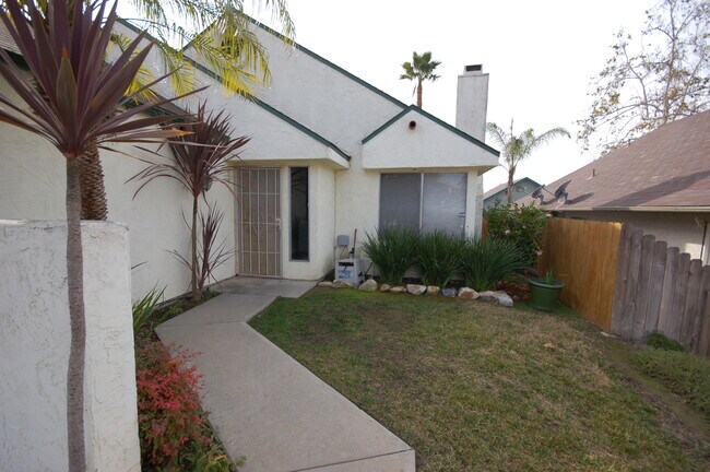 517 Barnett Dr San Marcos, CA 92069 photo 2