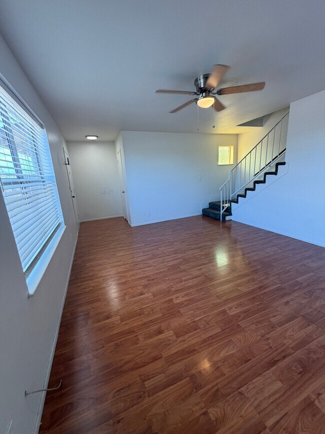 121 E 14th Pl Mesa, AZ 85201 photo 2