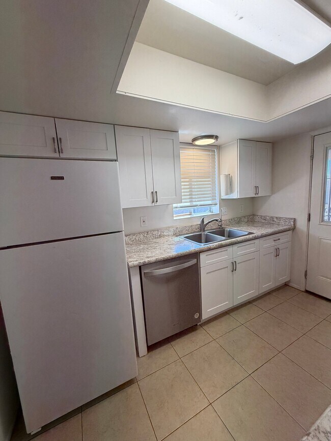 121 E 14th Pl Mesa, AZ 85201 photo 3