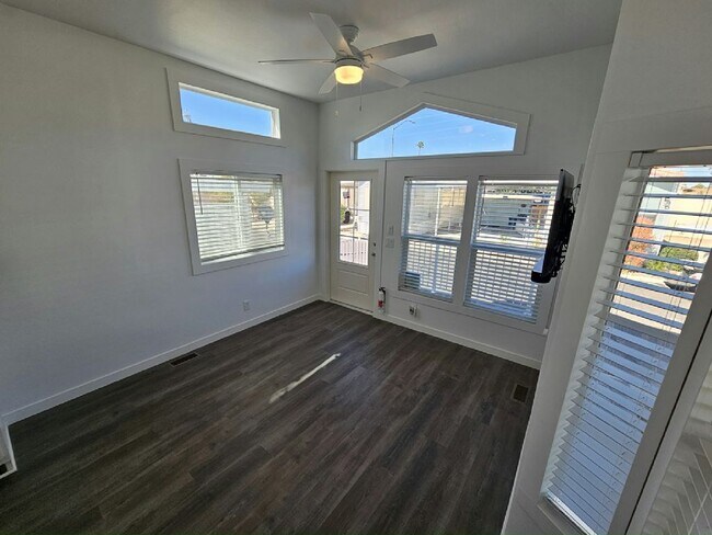 3020 E Main St photo 4