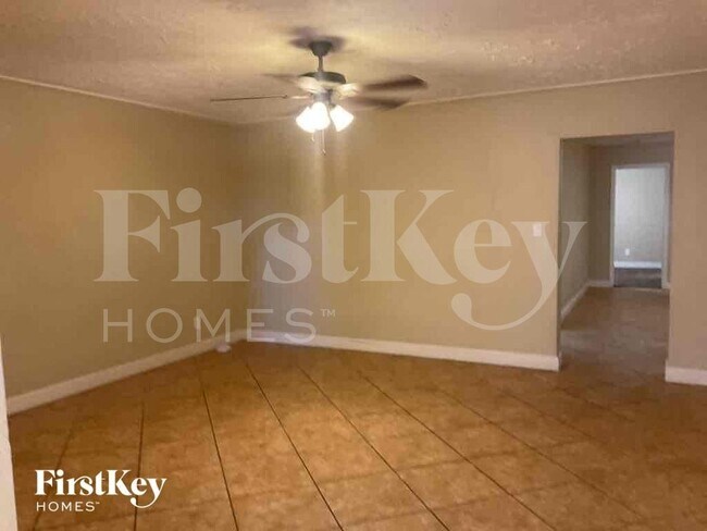 2204 W Nicolet Ave photo 3