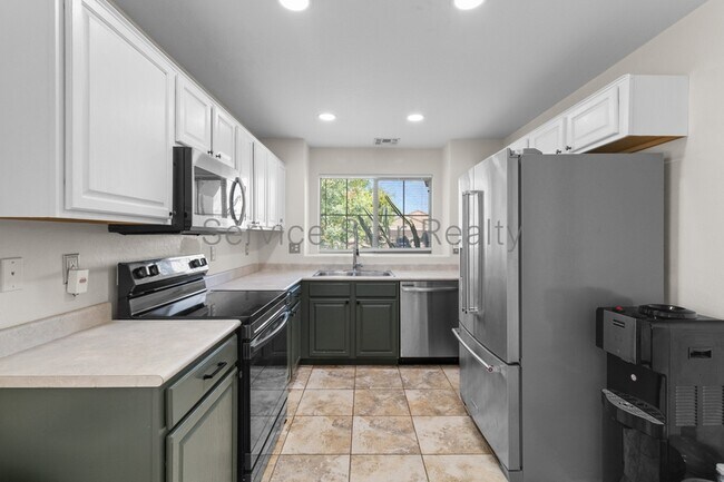 6010 S 15th Dr Phoenix, AZ 85041 photo 5