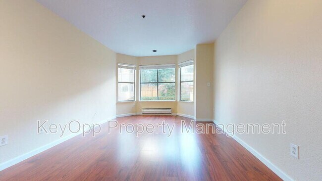 1945 Washington St San Francisco, CA 94109 photo 4