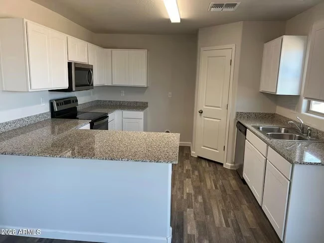 241 S Apache Ave Eloy, AZ 85131 photo 4