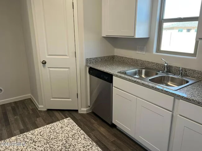 241 S Apache Ave Eloy, AZ 85131 photo 5